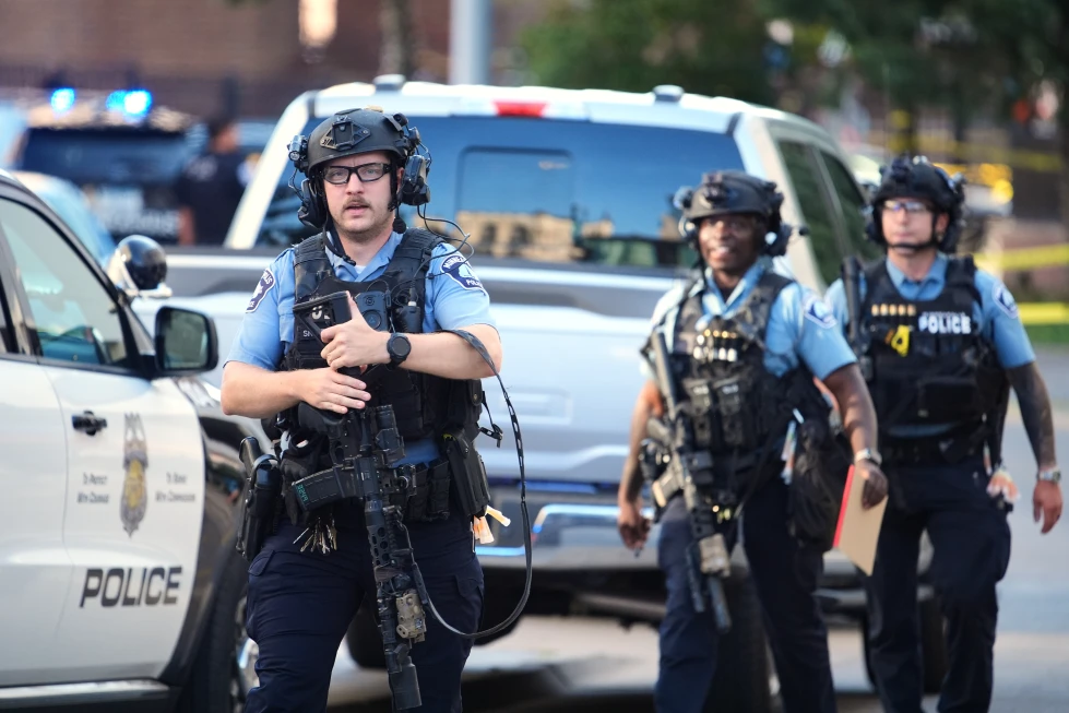 Fatalidad y Múltiples Lesionados en Incidente Armado en Minneapolis