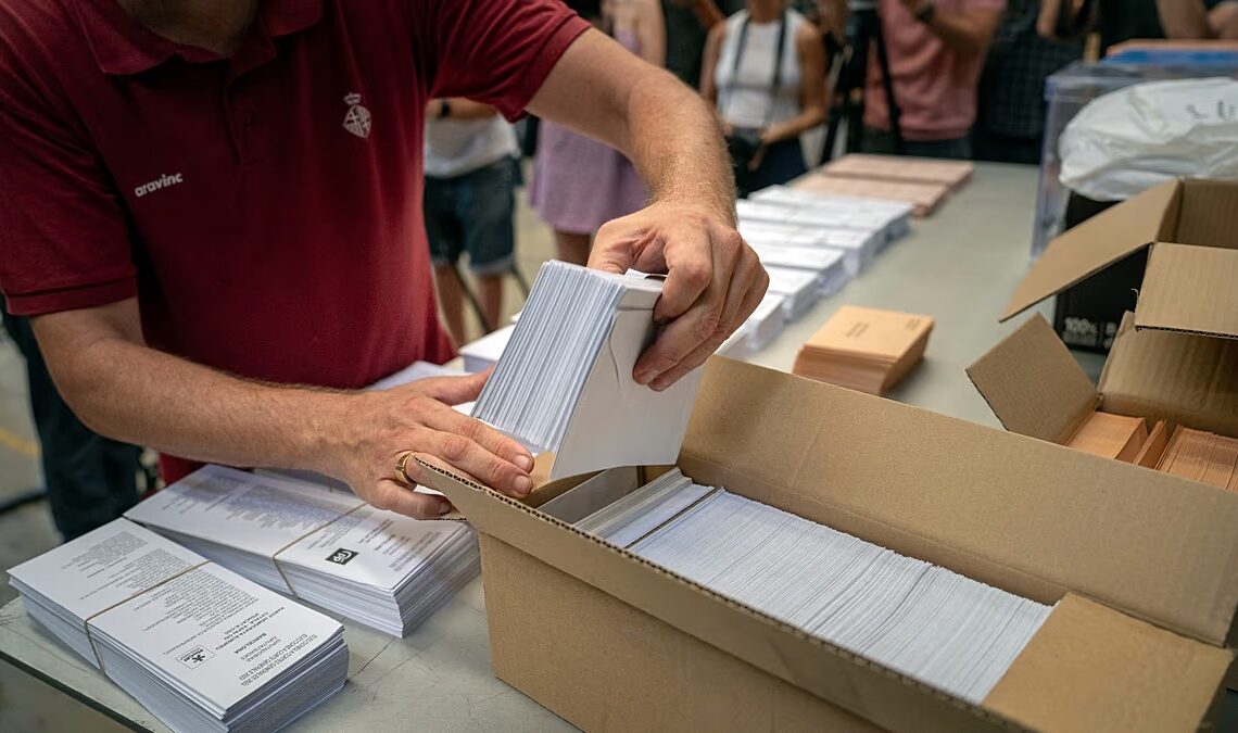 El Tribunal Supremo de España suspende el derecho al voto de miles de naturalizados por la "Ley de Nietos"