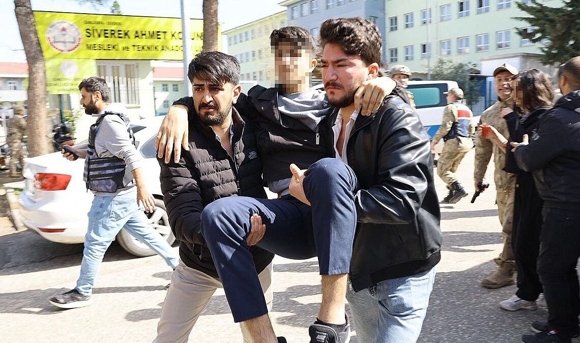Varios Estudiantes Heridos en Tiroteo Escolar en Turquía