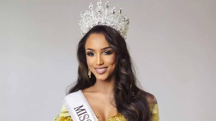 Miss Jamaica 2025 demanda a Miss Universo por presuntas lesiones cerebrales tras caída en el certamen