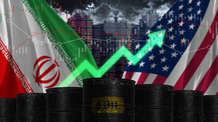 Precios del Petróleo Alcanzan Máximos de Seis Semanas por Escalada de Tensión entre EE. UU. e Irán