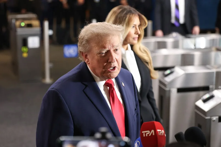 Donald Trump Reprende a Periodista de CNN al Arribar a la ONU