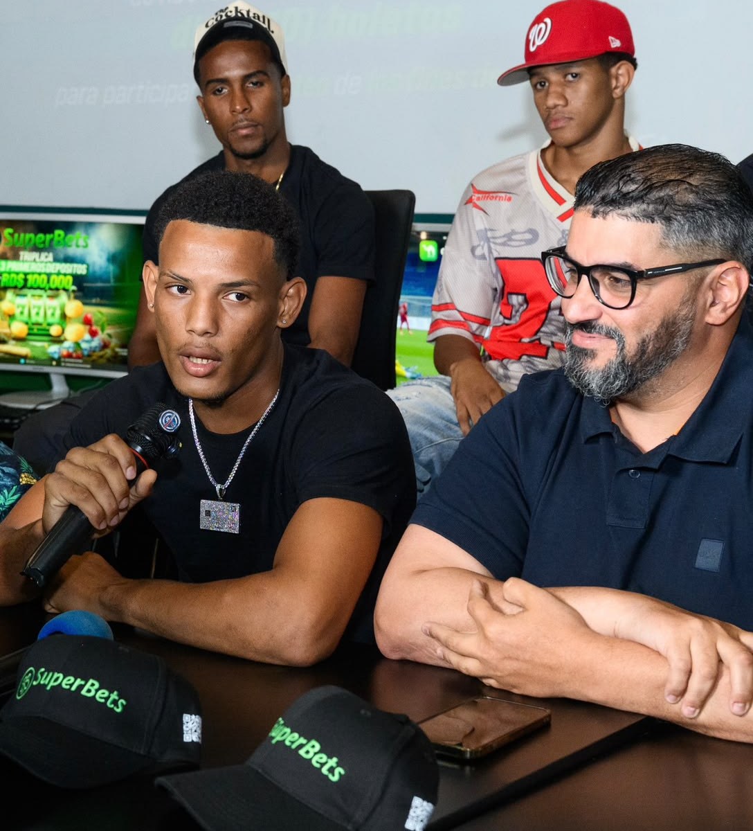 Feudri Franco y Junior Desir: Choque de Invictos en el Coliseo “Teo” Cruz