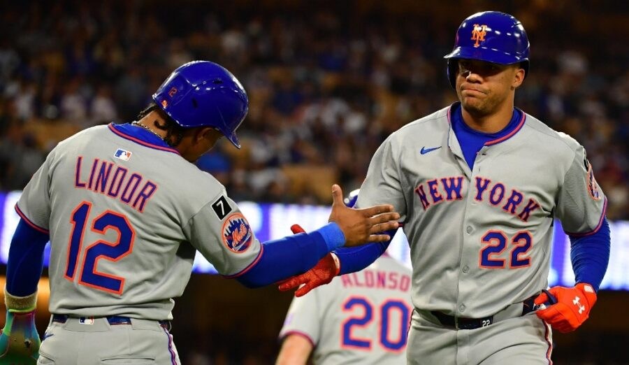 Jonrón de Soto Impulsa Victoria de Mets Ante Marlins, Pese a Desafíos de Manaea