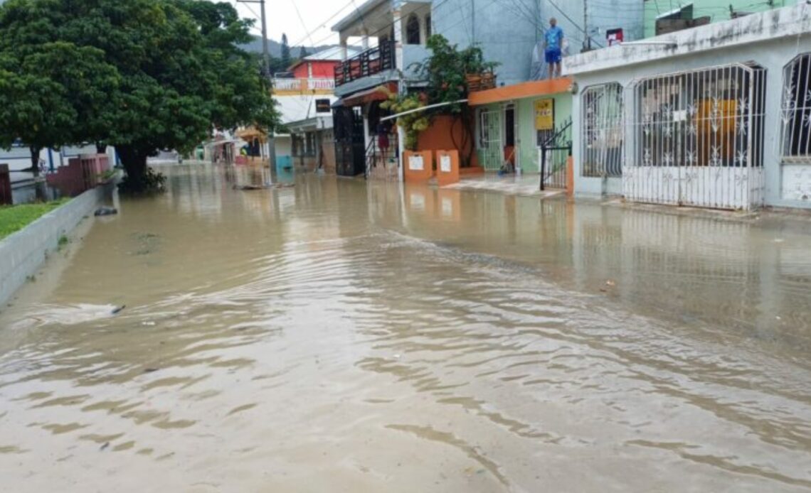 Cien Viviendas Afectadas por Fenómenos Meteorológicos en Ocho Regiones
