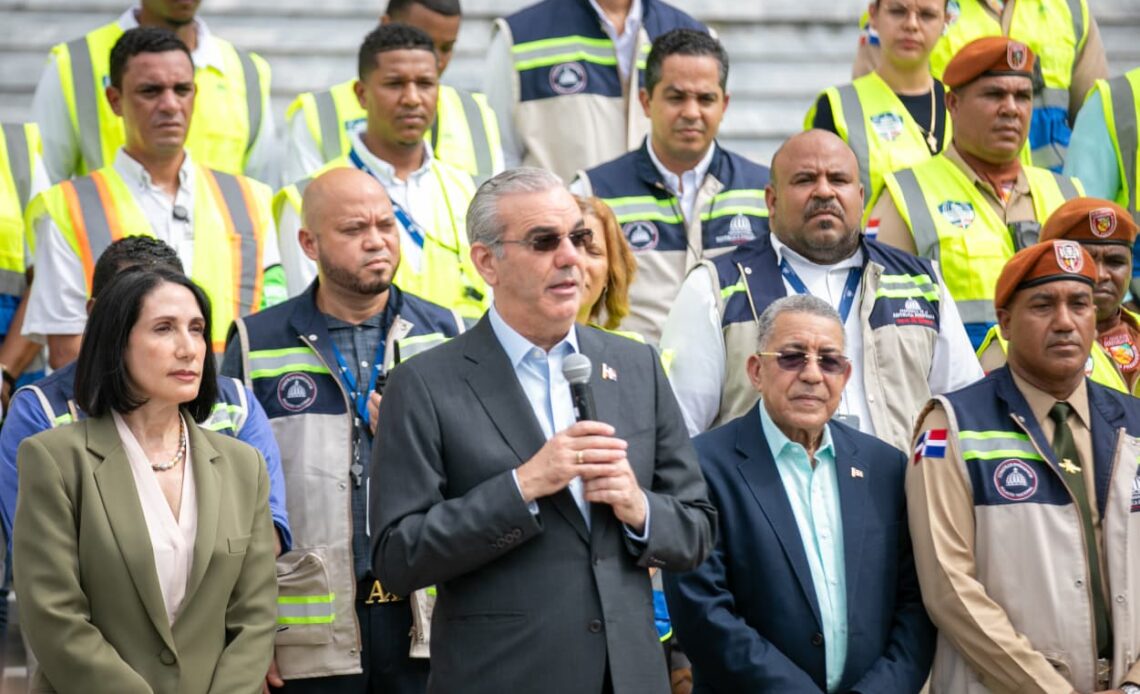 Presidente Abinader Participa en Simulacro Nacional de Terremoto, Subrayando la Importancia de la Preparación