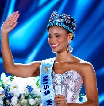 Joheirry Mola Retorna a República Dominicana para Celebrar su Éxito en Miss Mundo