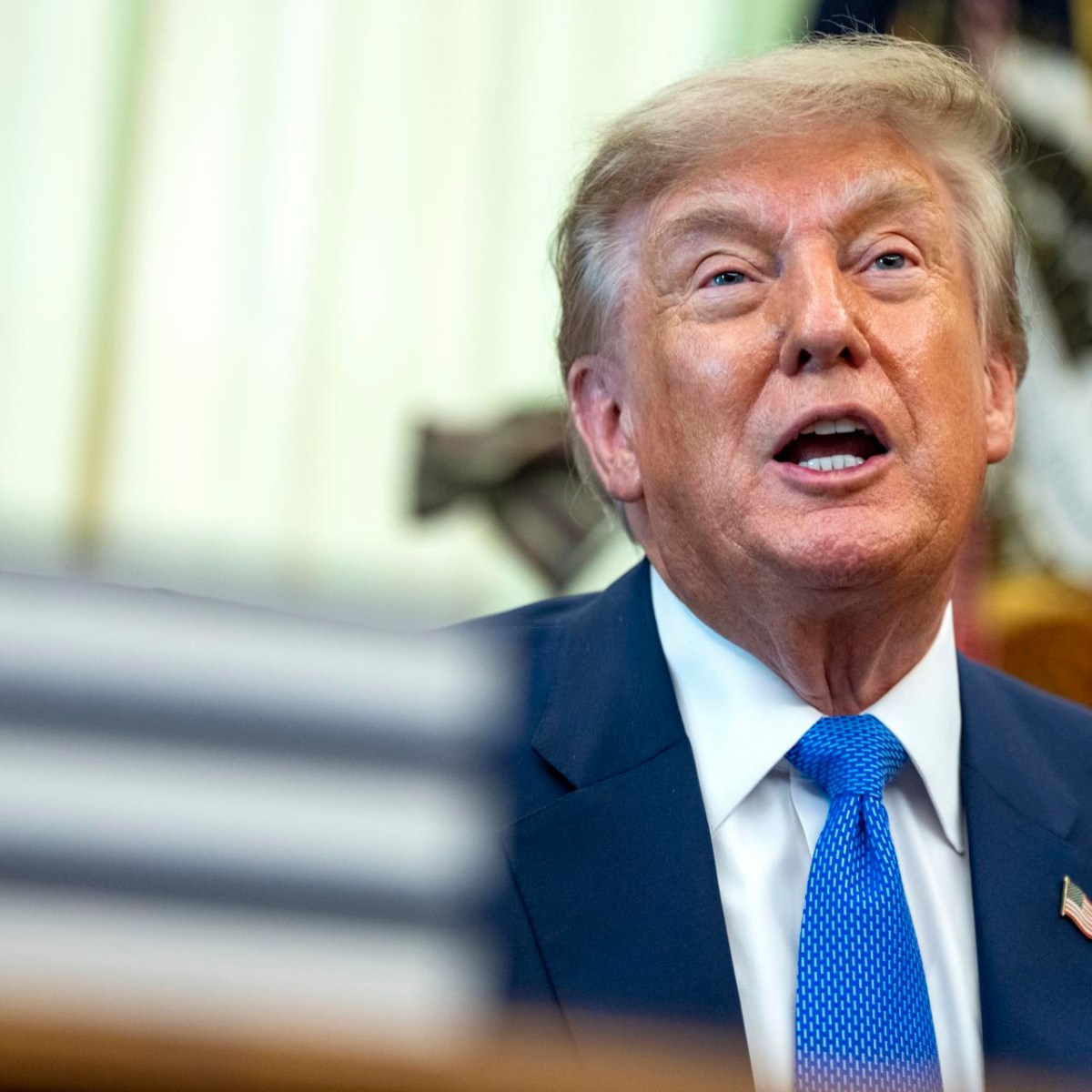 Donald Trump Asiste al Abierto de Golf de Irlanda en su Propiedad