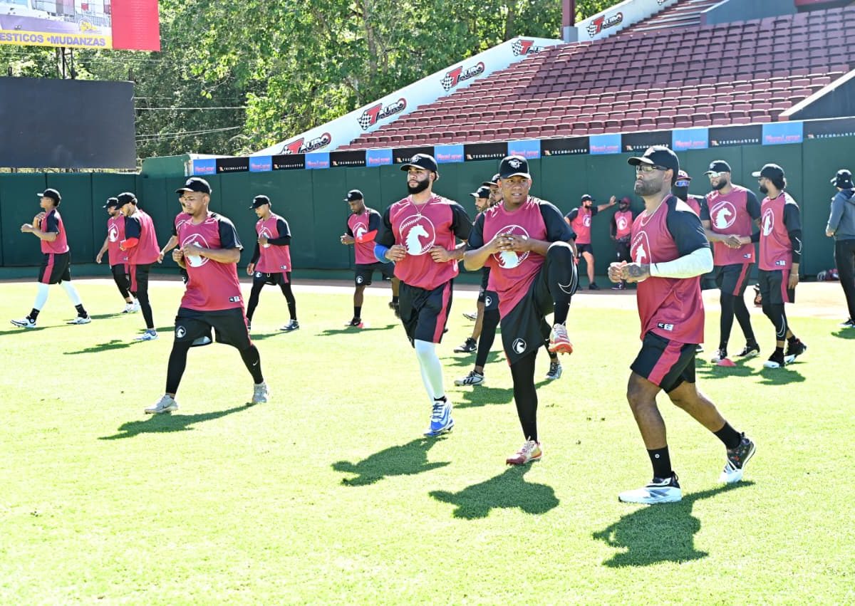 Los Gigantes del Cibao incrementan su plantilla a 47 jugadores en el segundo día de prácticas con nuevas incorporaciones