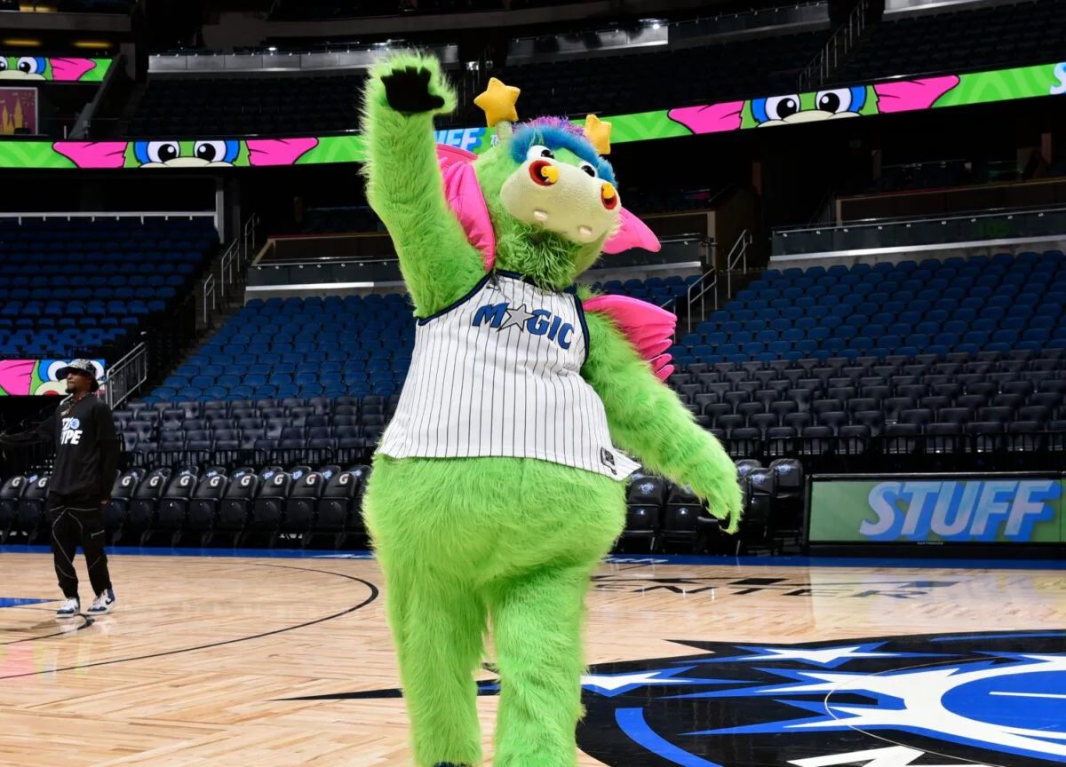 STUFF, la Mascota de los Orlando Magic, Recibe el Prestigioso Premio a la Mascota del Año 2026 de la NBA