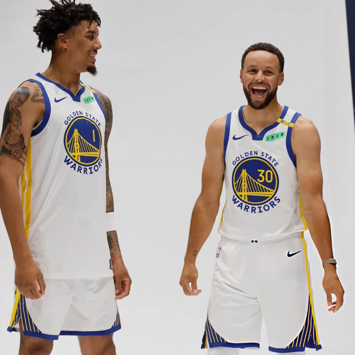 Los Warriors Enfrentan Desafíos y Expectativas Renovadas en la Pretemporada NBA