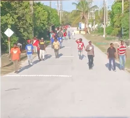 Habitantes de Bávaro-Punta Cana Informan que Migrantes Haitianos Pasan Noches en Áreas Boscosas