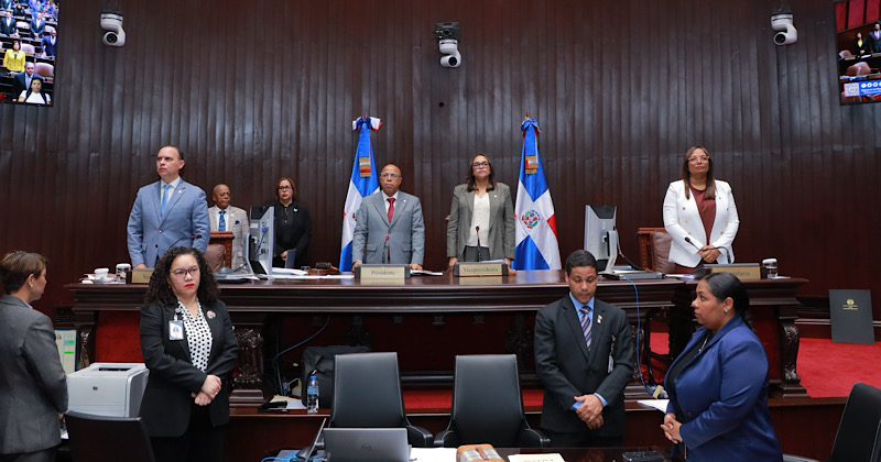 Diputados Dan Visto Bueno a Propuesta para Integrar Moral y Cívica como Materia Obligatoria