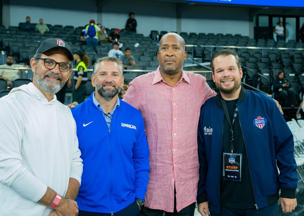 Ejecutivo de los Knicks Realiza Visita a República Dominicana y Asiste a Partido de Baloncesto