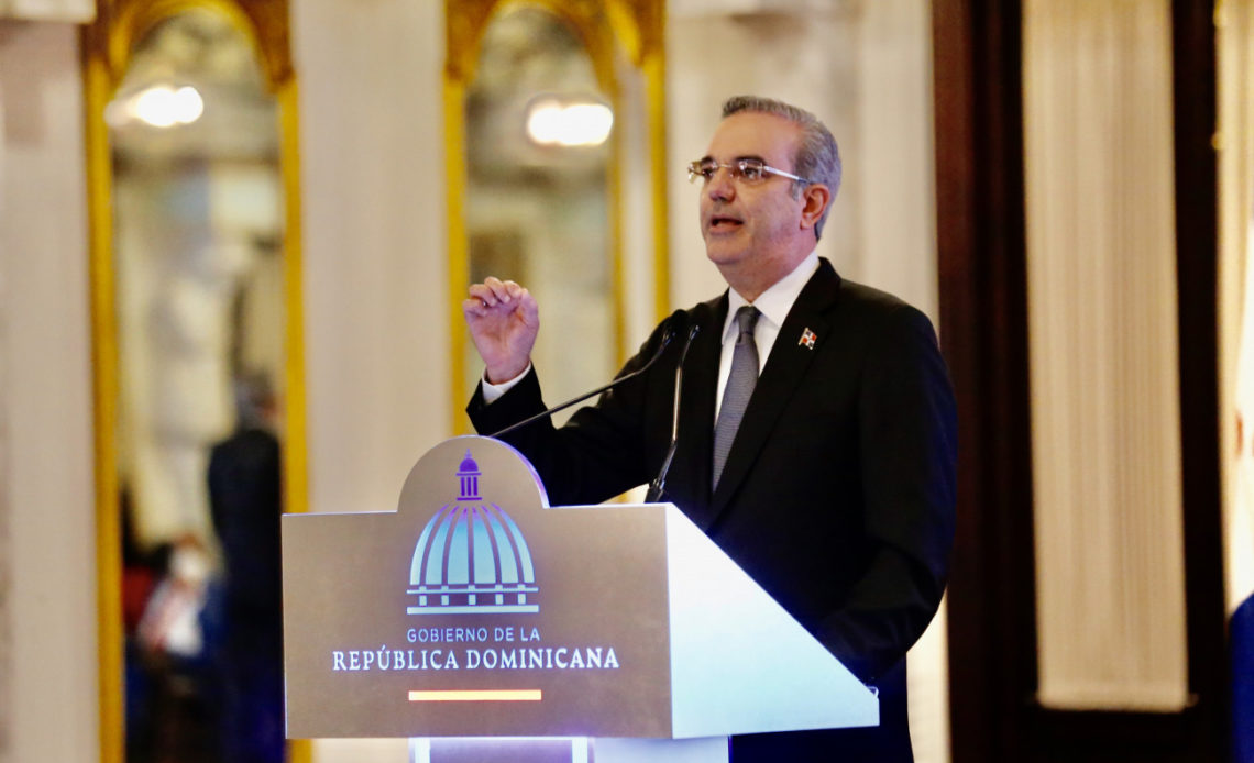 Abinader Traslada Temporalmente Sede Presidencial a Santiago Mediante Decreto