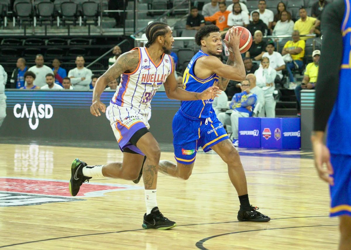 Mauricio Báez Logra Tercera Victoria en el 50 Torneo de Baloncesto Superior del Distrito con Destacada Actuación de Matos y Pepi