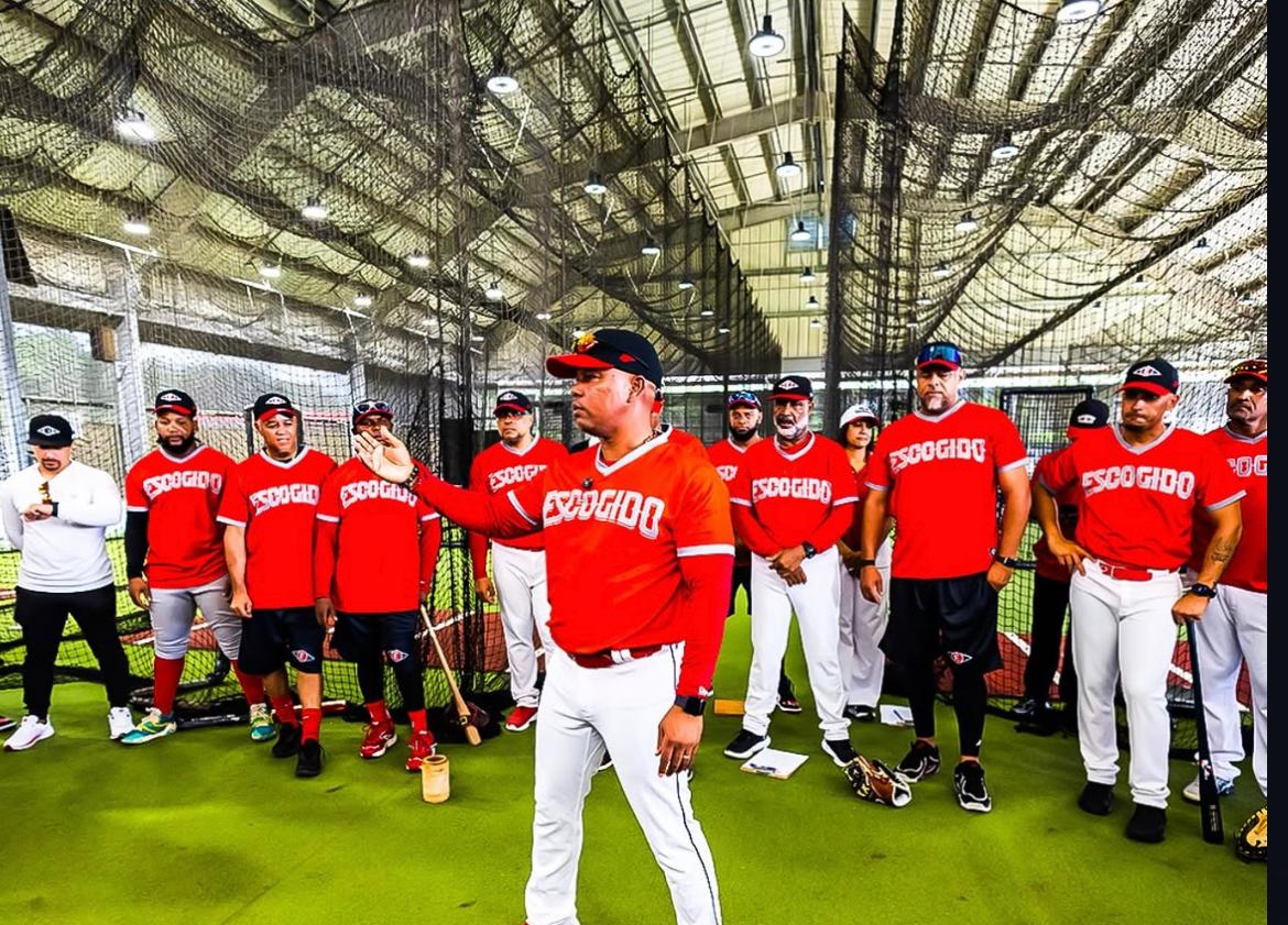 Leones del Escogido Inician Prácticas con 35 Jugadores Reportados