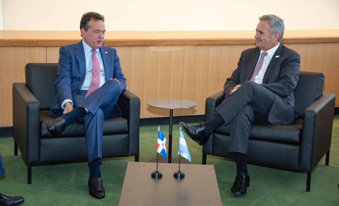 República Dominicana y Argentina Firman Acuerdo para Impulsar la Conectividad Aérea y el Comercio