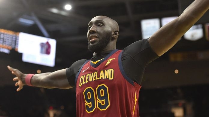 Philadelphia 76ers Incorpora Tres Jugadores para su Campamento de Entrenamiento, Incluyendo a Tacko Fall