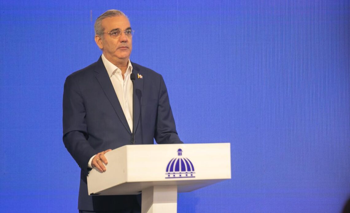 Presidente Abinader Respalda Ingreso de Viettel Mobile para Impulsar Competencia y Calidad en Telecomunicaciones Dominicanas