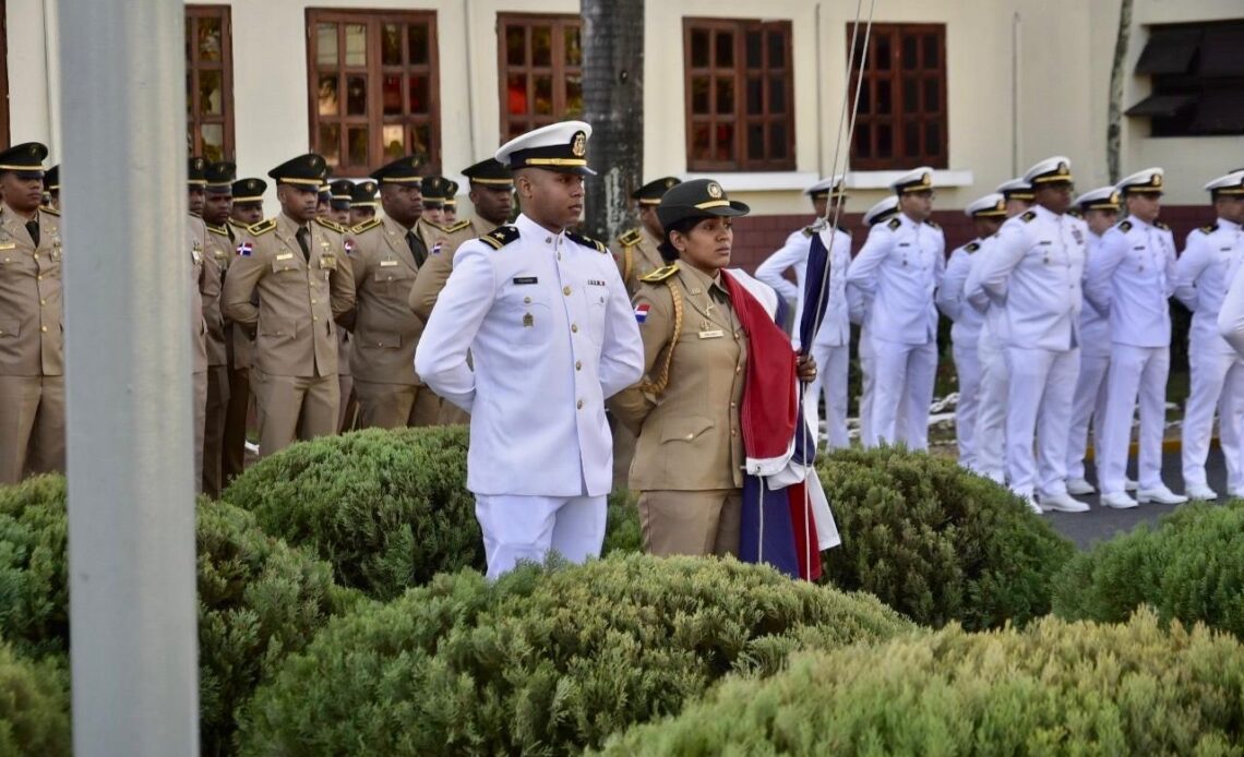 Más de un Centenar de Mujeres se Integran a la Formación de Oficiales en las Fuerzas Armadas y Policía Nacional entre 2024 y 202