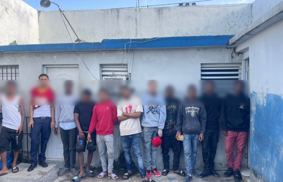 La Policía Nacional Detiene a Ocho Sospechosos de la Banda “Los 5.5” en Haina