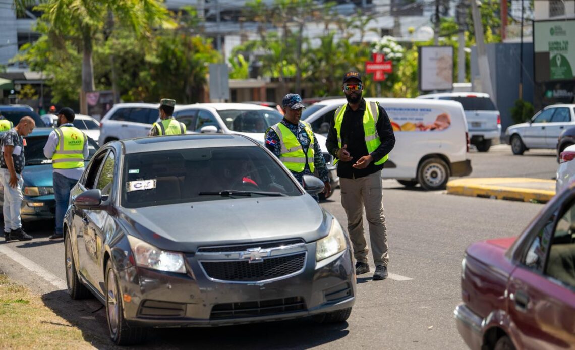 INTRANT y DIGESETT refuerzan fiscalización del transporte público en Santiago