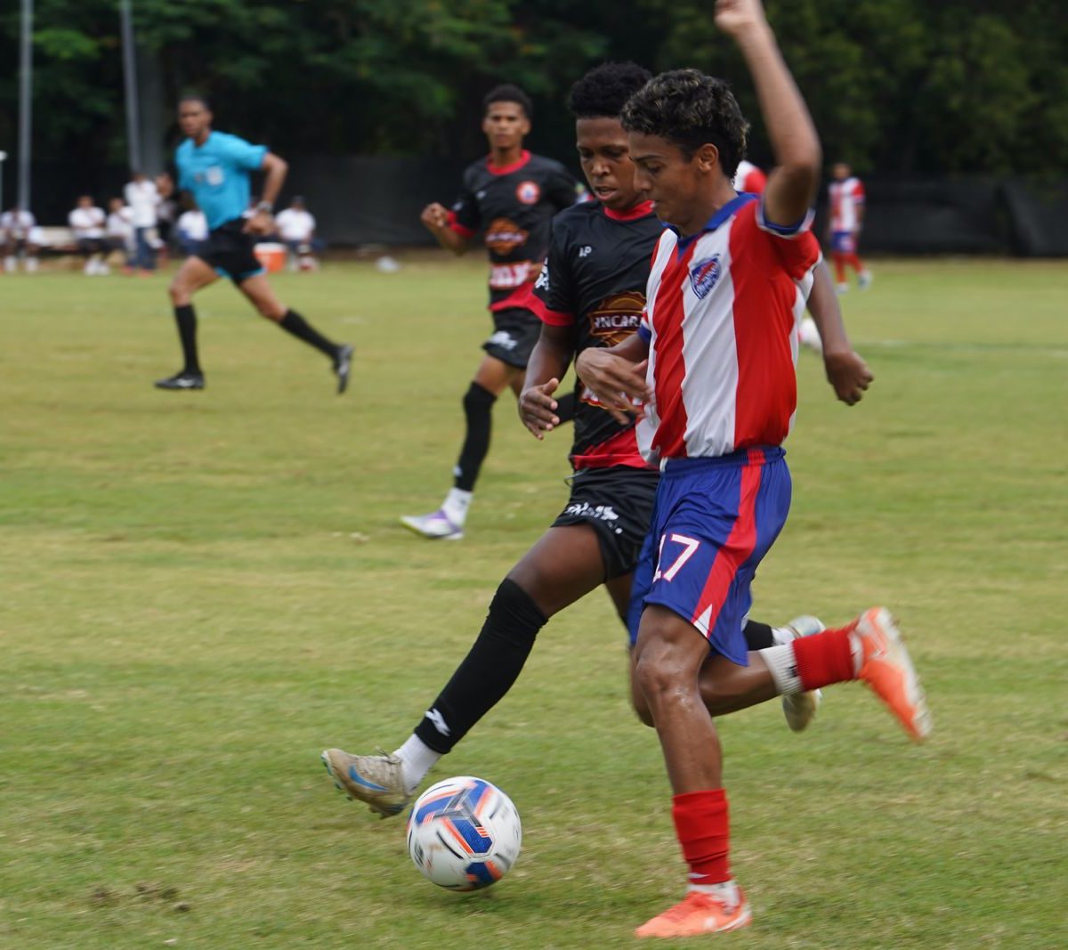 Delfines del Este Supera a Atlético Vega Real; OyM Empata Agónicamente con Cibao FC