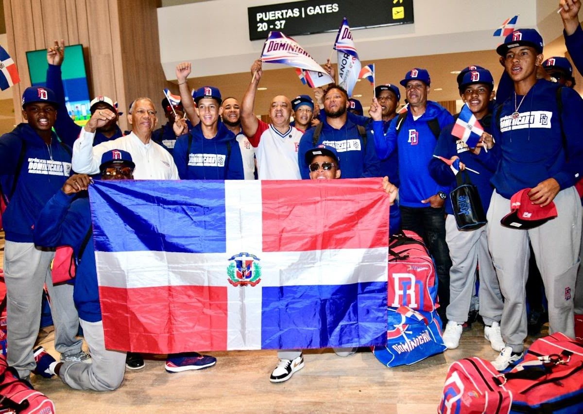 Selección Dominicana U-15 de Béisbol Parte Hacia México para el Mundial