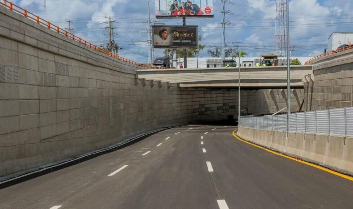 MOPC Anuncia Cierre Temporal de Tres Pasos a Desnivel en Avenida Reyes Católicos por Mantenimiento