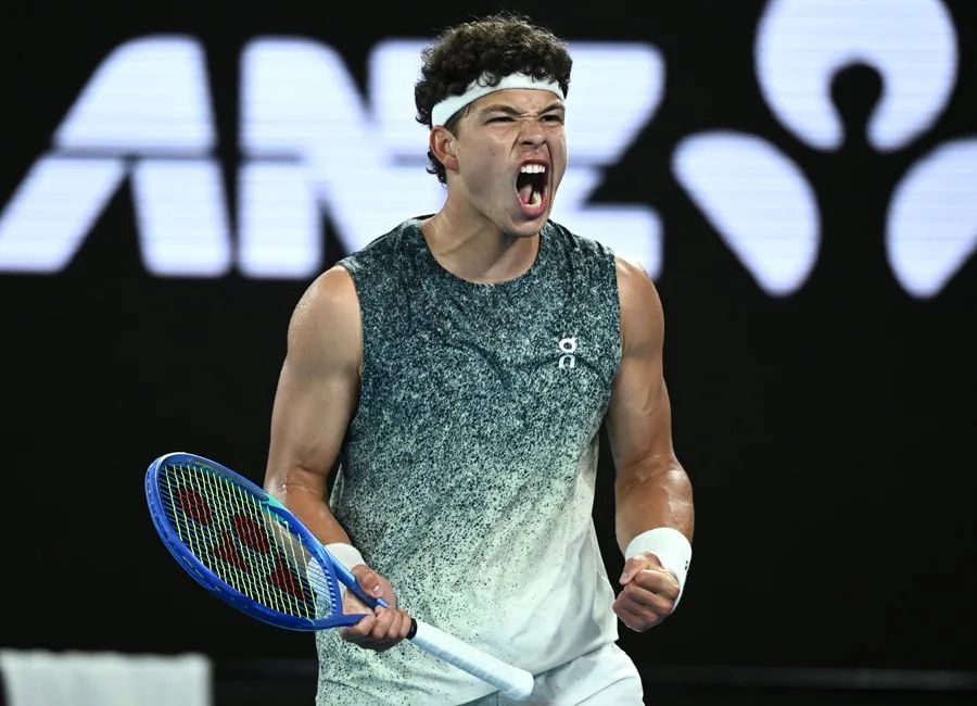 Sorpresa en el US Open: Shelton Elimina a Alcaraz y Sabalenka Supera un Duelo Difícil