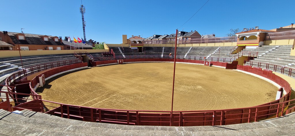 El peculiar concurso ''La Cagada del Manso'' se extiende en las fiestas taurinas de España