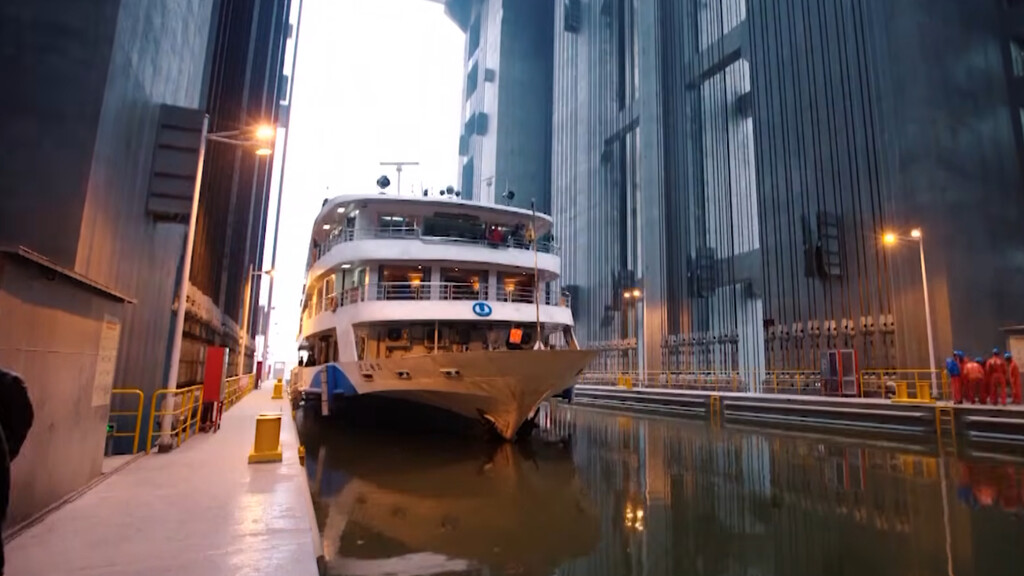 El colosal ascensor de barcos en la Presa de las Tres Gargantas de China: una solución de ingeniería para superar los desafíos d