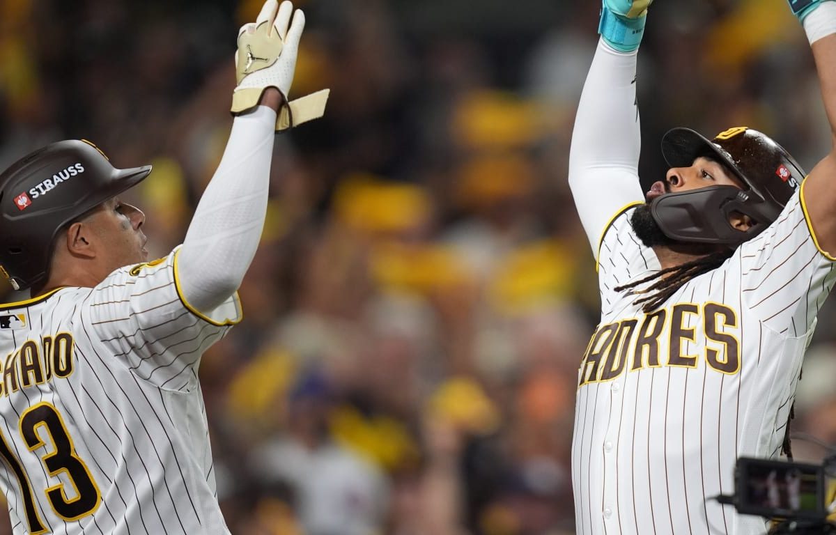 Tatis y Machado Impulsan un Inicio Arrollador en la Serie de Comodín