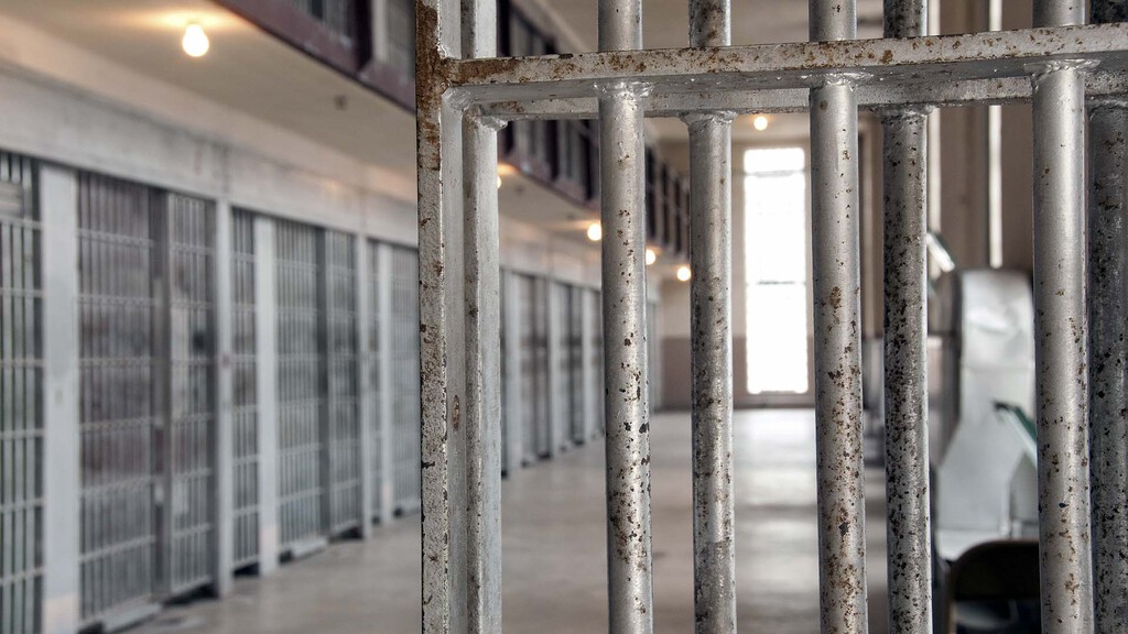 Crisis penitenciaria en Italia: Hacinamiento y temperaturas extremas en las cárceles