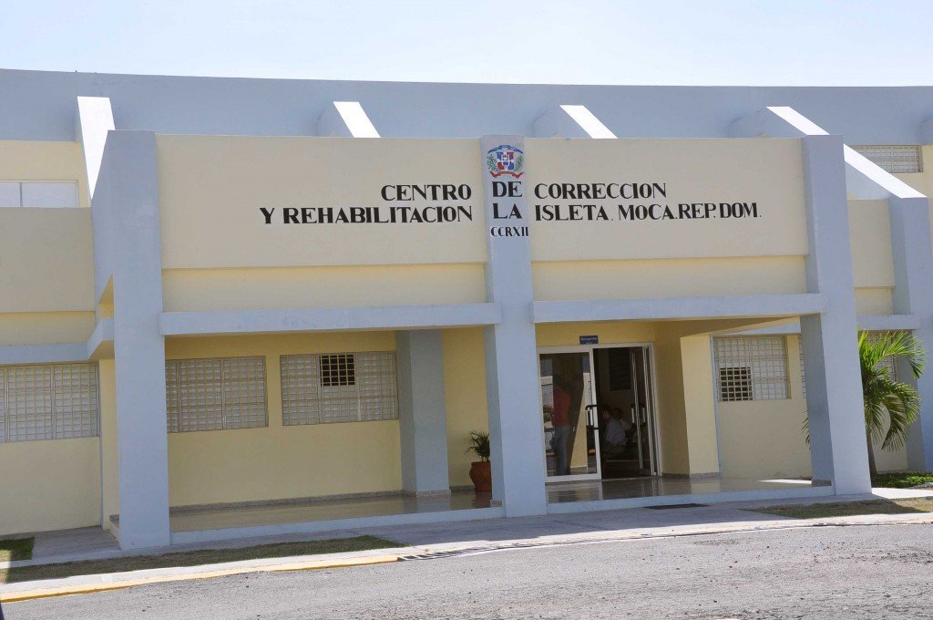 Recluso de La Isleta (Moca) Muere Tras Confrontación entre Internos