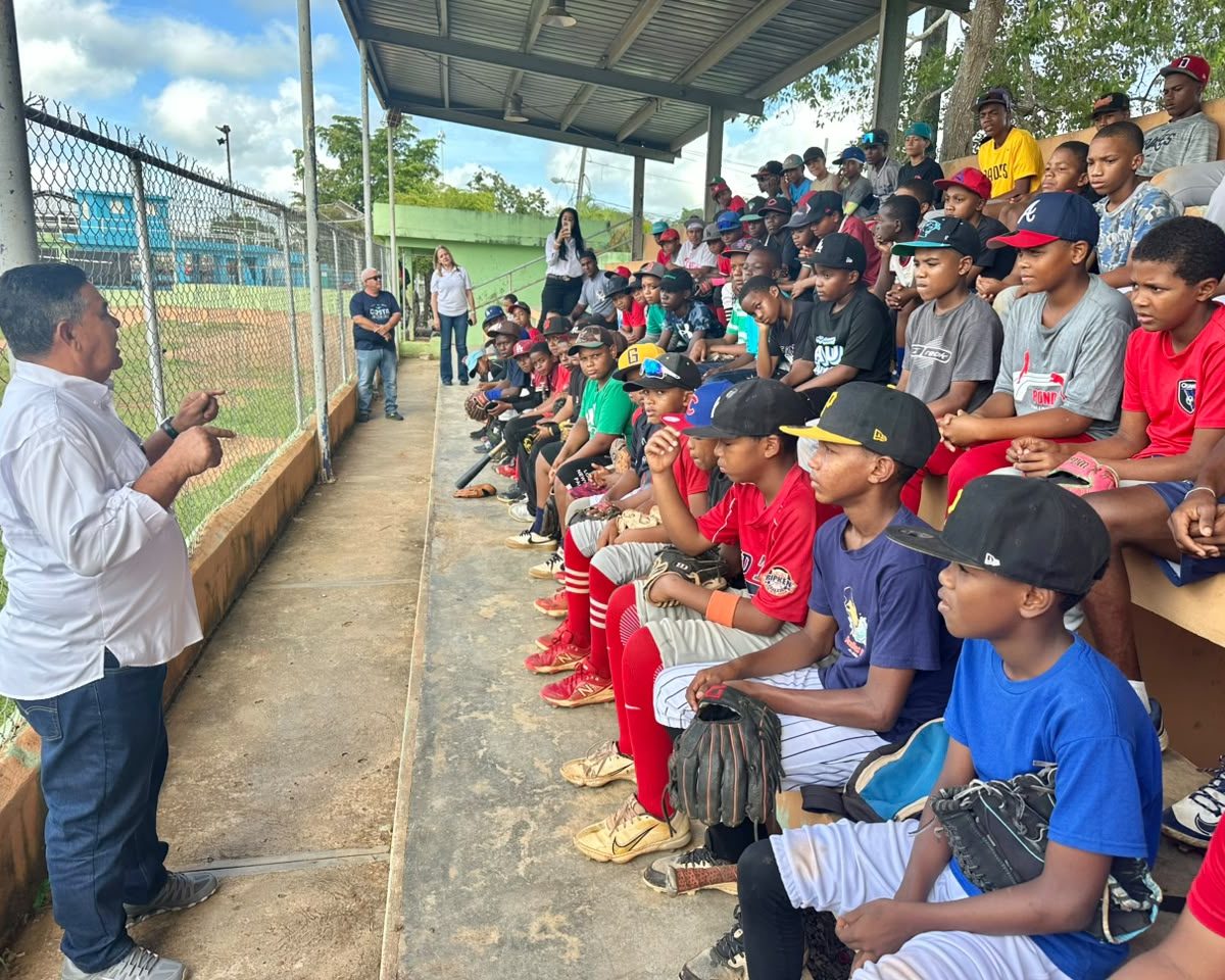 Comisionado de Béisbol Realiza Jornada Educativa para Jóvenes en Sabana Grande de Boyá