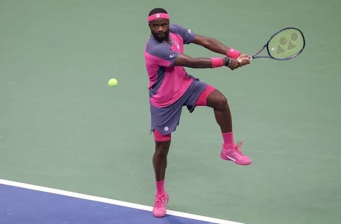 Tiafoe Avanza a Semifinales del Abierto de EE. UU. Tras Épica Remontada