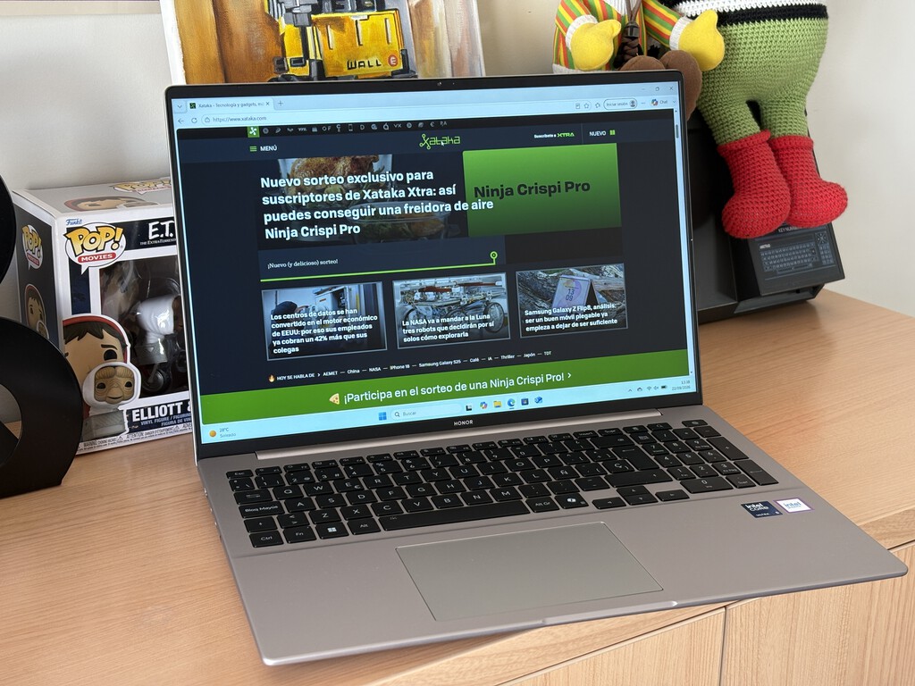 Honor MagicBook 16 2026: Gran Pantalla y Autonomía Excepcional a un Precio Competitivo