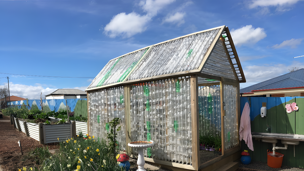 Invernaderos con Botellas Recicladas: Innovación Educativa y Sostenible en Australia