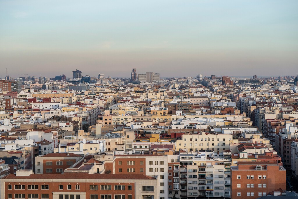 El Precio de la Vivienda en España Alcanza Máximos Históricos a Pesar de la Disminución en Ventas