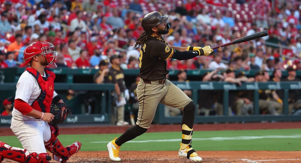Fernando Tatis Jr. Conecta Dos Jonrones a Pesar de la Derrota de los Padres