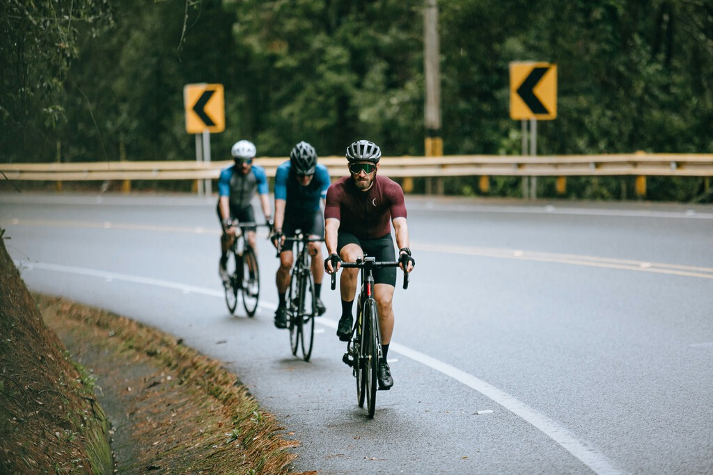 Nuevas normas para adelantar a ciclistas: Multas de 200 euros y 6 puntos desde el 1 de octubre