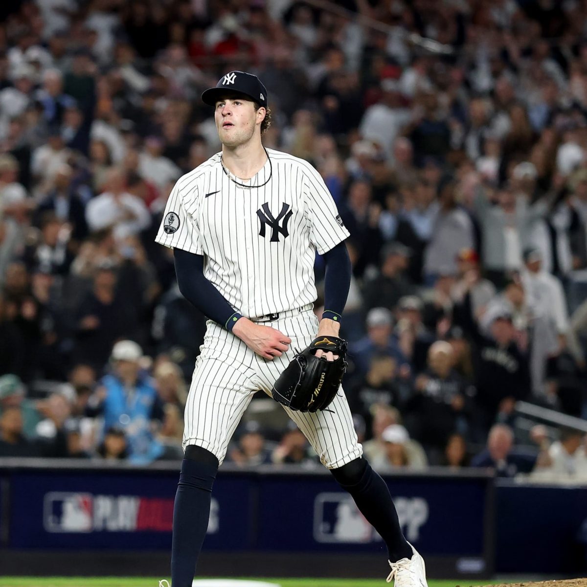 Dúo de Ex-Fanáticos de Medias Rojas Lidera a los Yankees en Victoria Contundente