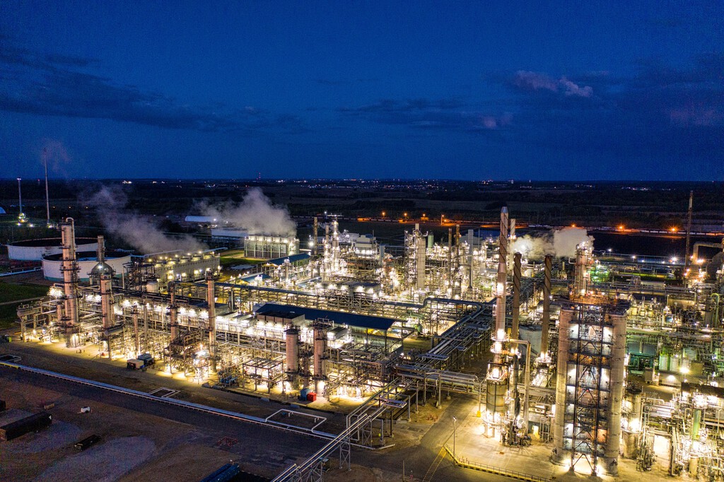 Crisis de Suministro de Combustible en Francia: La Ventaja Estratégica de España en Refinerías