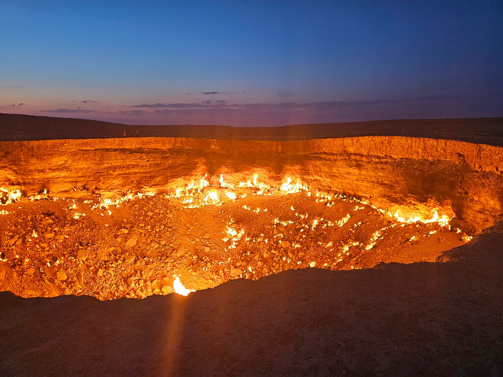 El misterio de la ''Puerta del Infierno'': Nuevos datos revelan que el cráter de gas en Karakum arde desde finales de los 80, no d