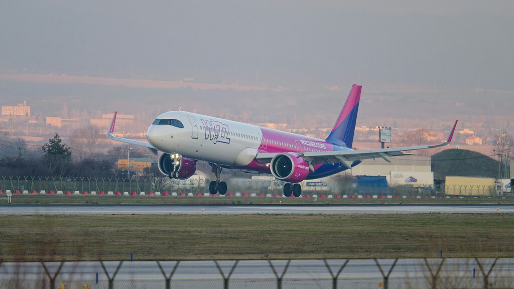 Wizz Air Desafía el Dominio de Ryanair en el Aeropuerto de Zaragoza con Crecimiento Impulsado por su Ruta a Roma