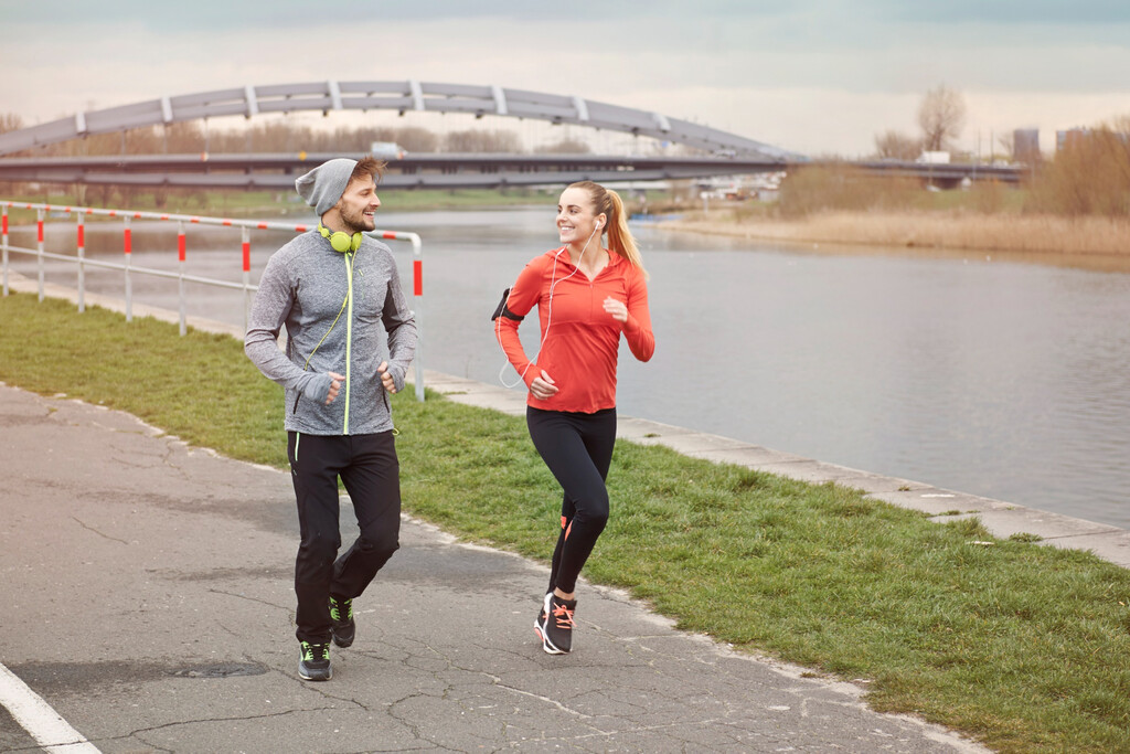 Correr Lento: La Estrategia "Slow Jogging" para Principiantes y Atletas Experimentados