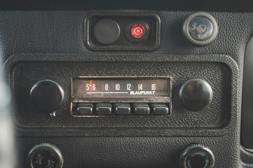 Radios francesas solicitan a la UE hacer obligatoria la radio FM y DAB+ en todos los coches nuevos