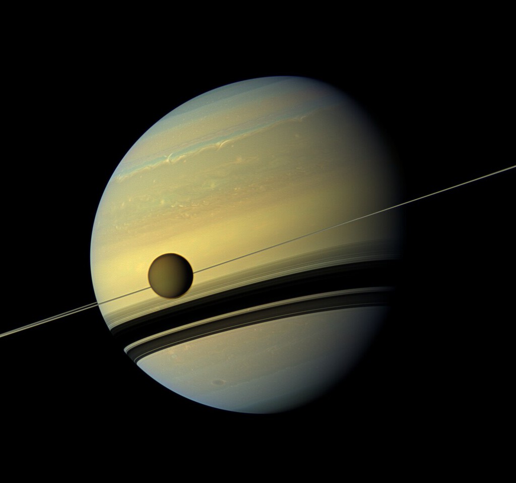 Titán, la Luna de Saturno, Podría Ser una Gasolinera Espacial Clave para la Exploración del Cosmos